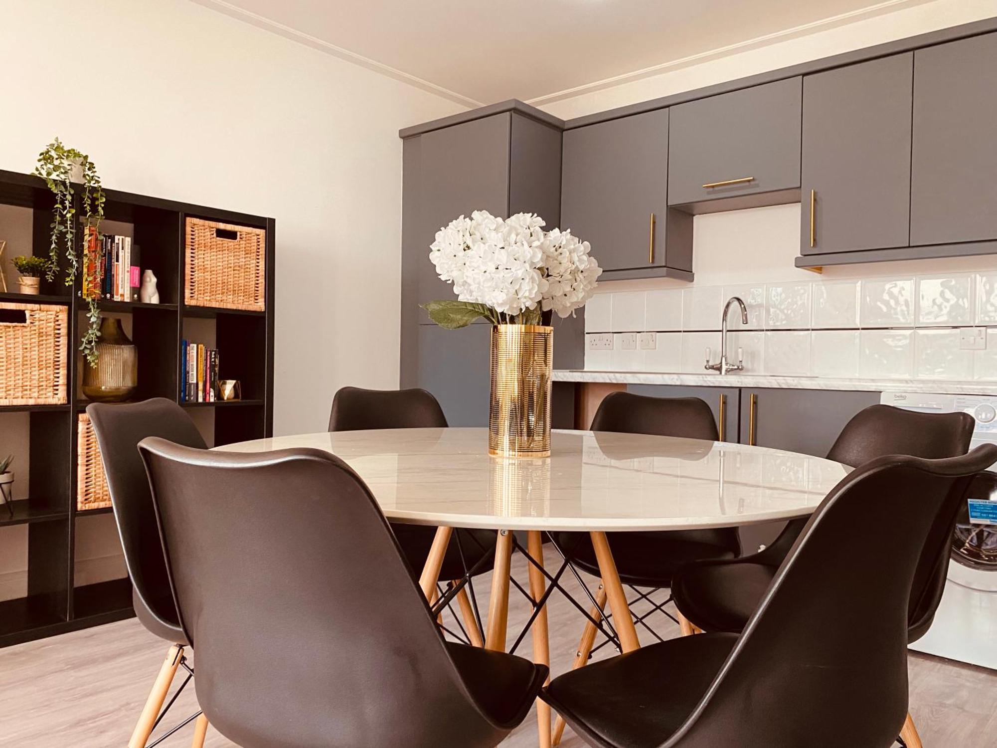 Spacious 2 Bedroom City Pad In Old Street Лондон Экстерьер фото